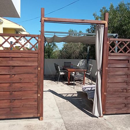Apartman Carpe Diem Sutomiscica Esterno foto