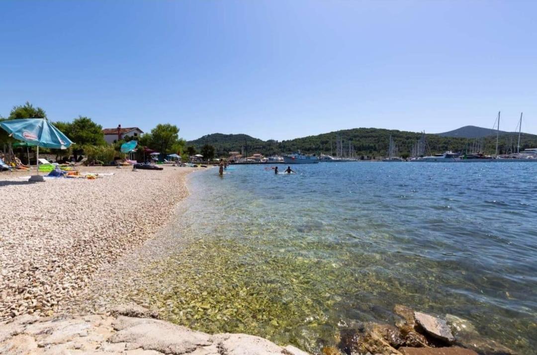 Apartman Carpe Diem Sutomiscica Esterno foto