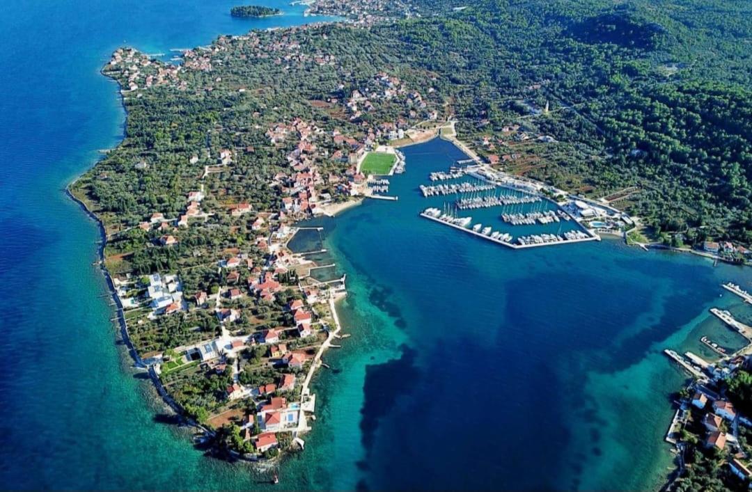 Apartman Carpe Diem Sutomiscica Esterno foto