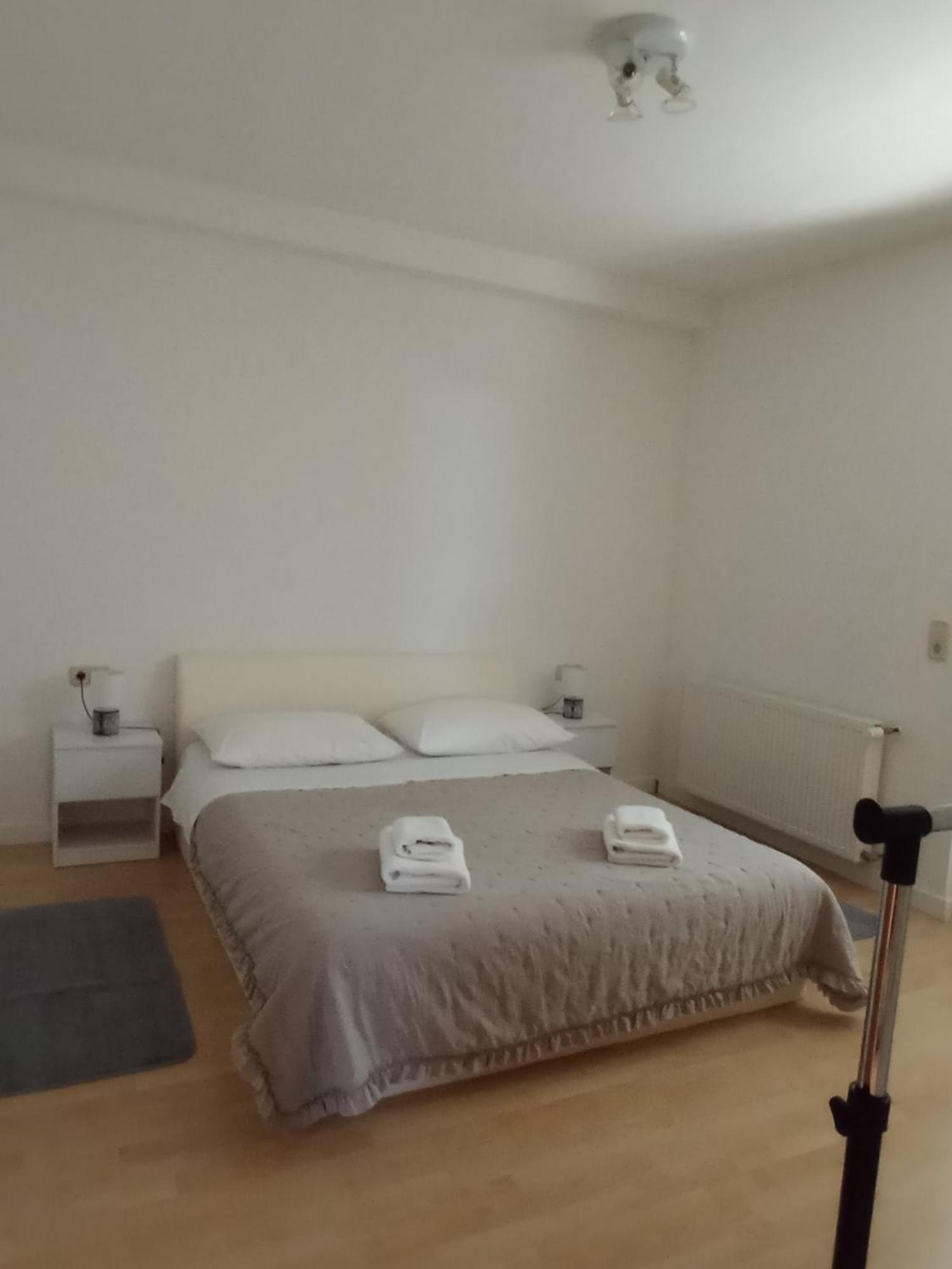 Apartman Carpe Diem Sutomiscica Esterno foto