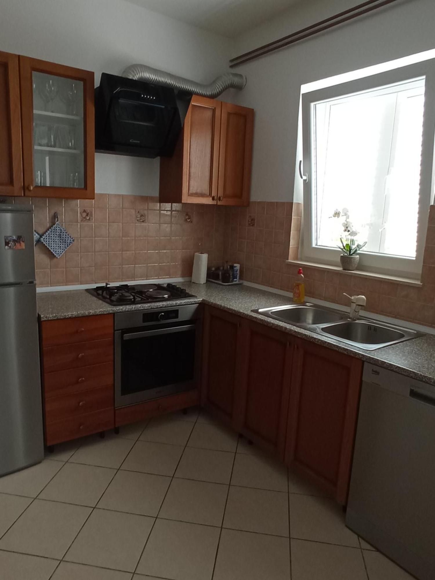 Apartman Carpe Diem Sutomiscica Esterno foto