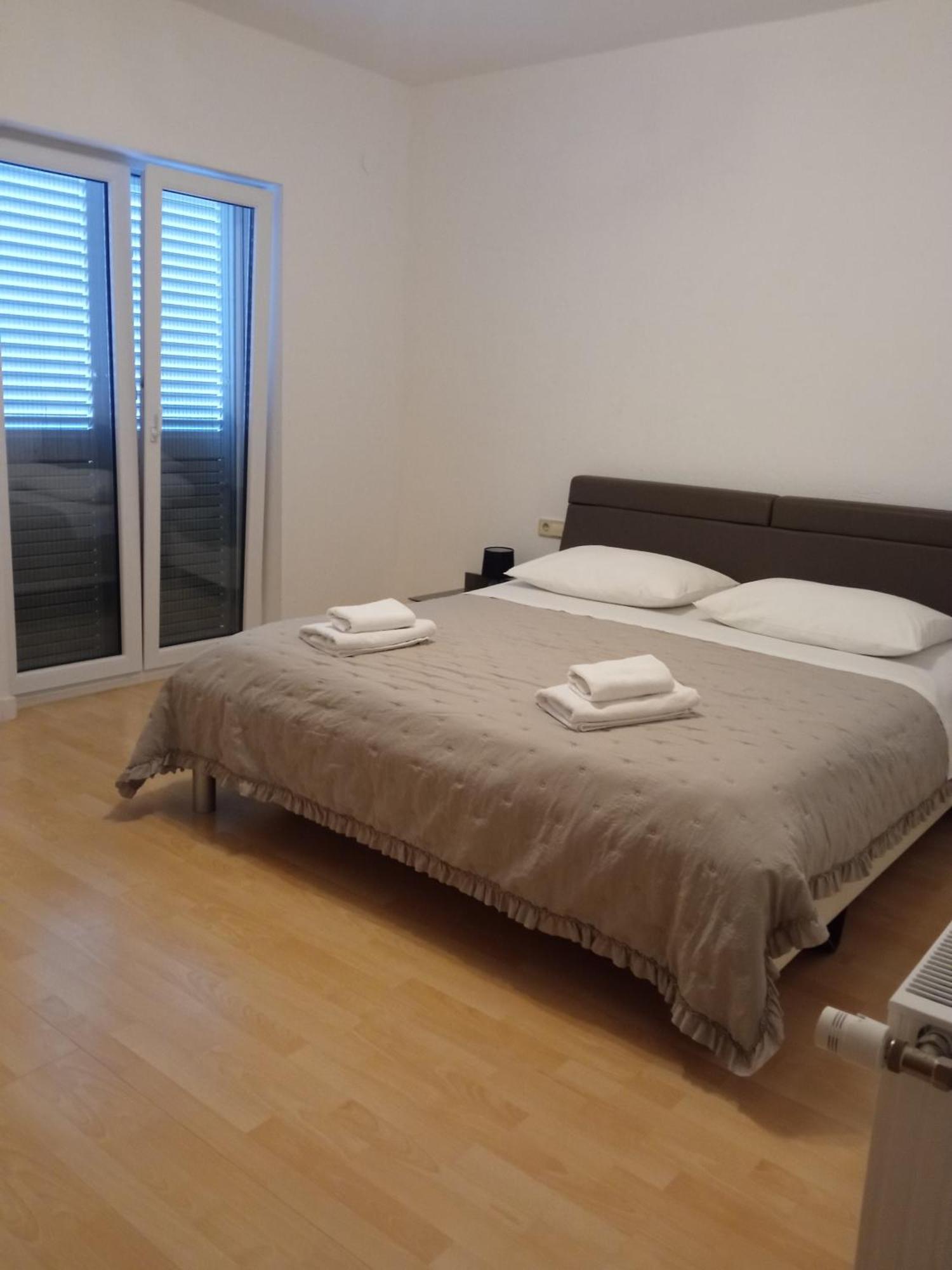Apartman Carpe Diem Sutomiscica Esterno foto